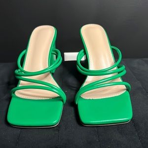 Minimalist Chunky Heeled Mule Heels